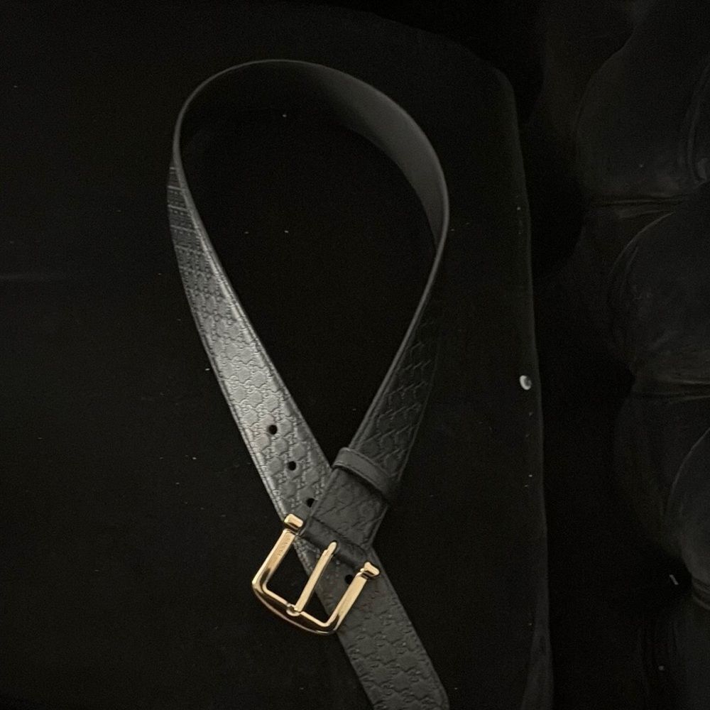 Brand new Gucci size 85 Black Leather Belt with Gold Buckle